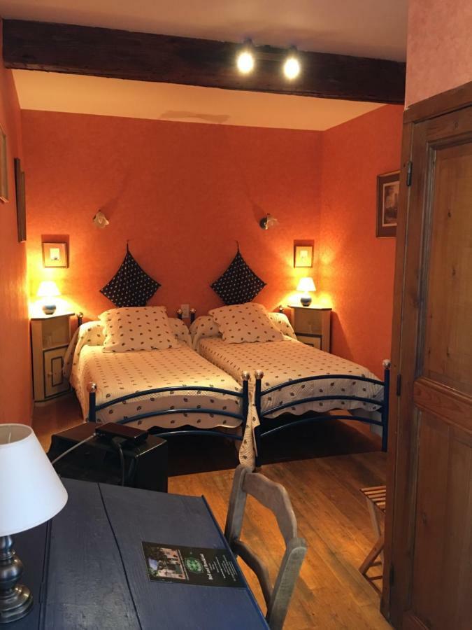 Domaine De Brousson Bed and Breakfast La Tour-sur-Orb Eksteriør billede