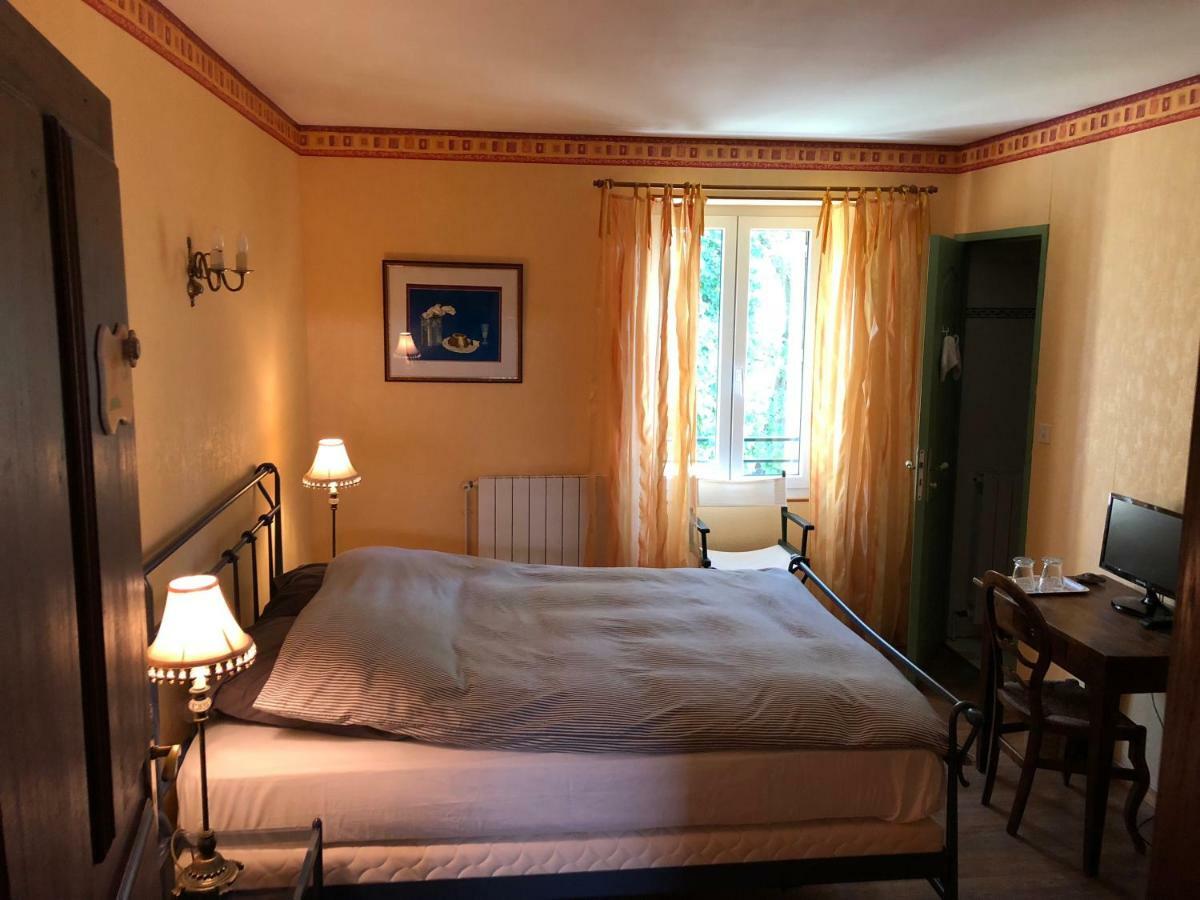 Domaine De Brousson Bed and Breakfast La Tour-sur-Orb Eksteriør billede